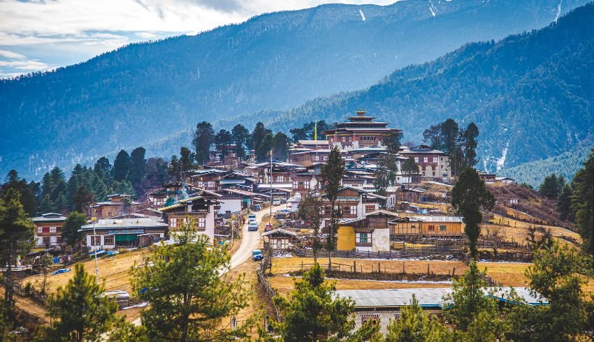 Gangtey Valley Trek Bhutan-Tourinbhutan