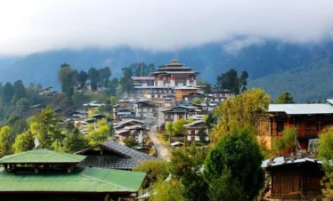 Gangtey_Monastery_village_Gangte