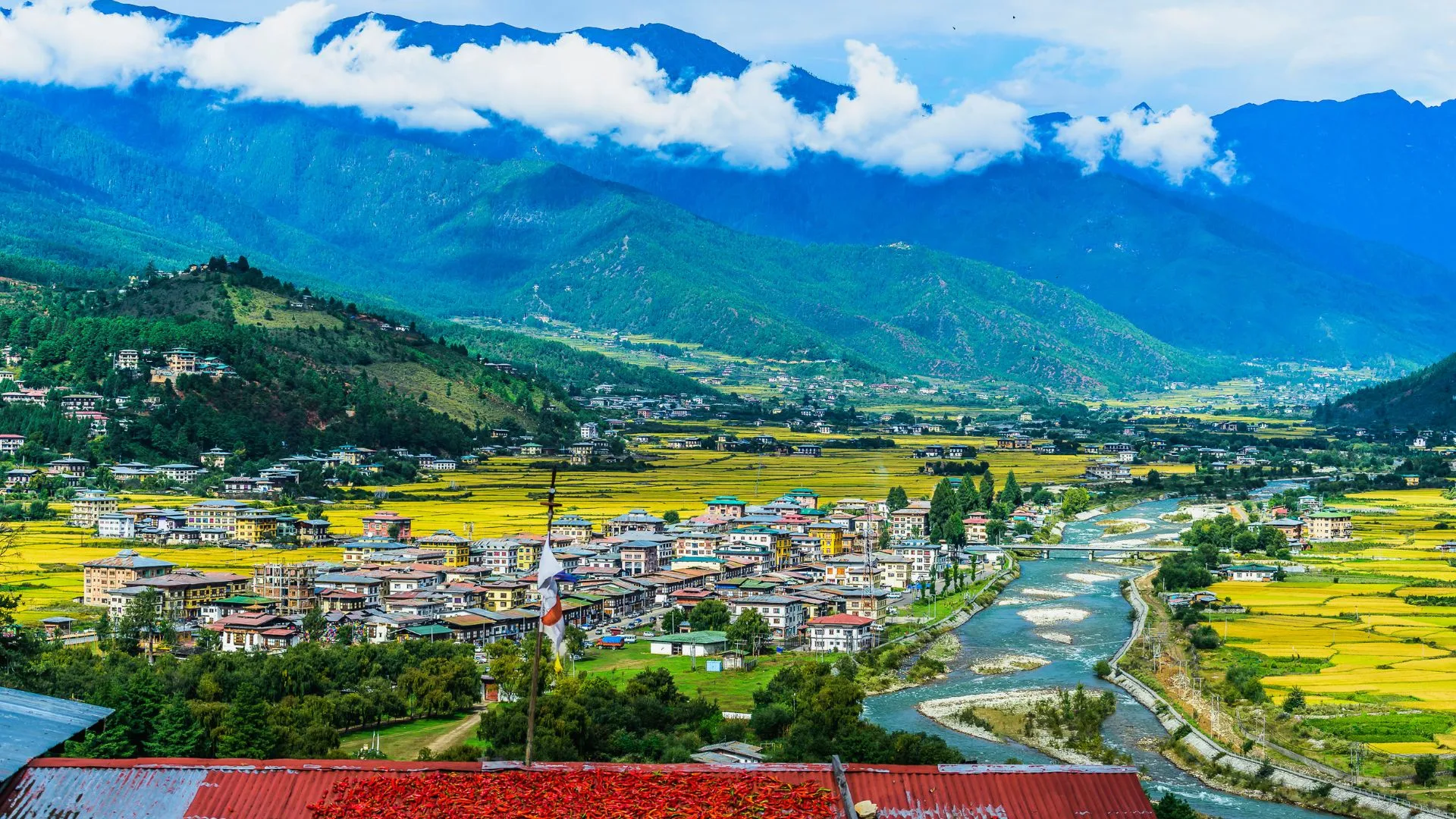 Romantic Himalayan Landscapes of Bhutan-Aura Trails