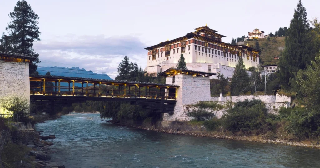 Best Time to Visit Punakha Dzong